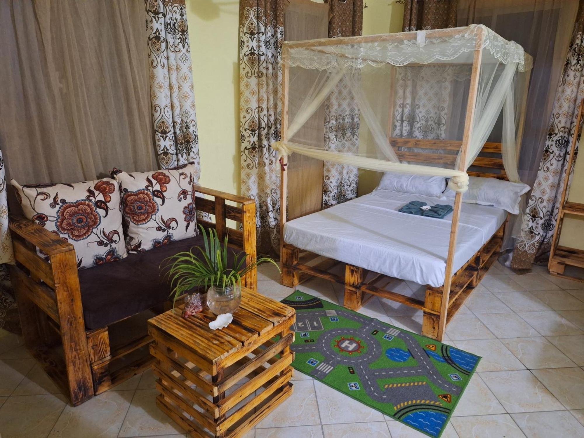 Mount Zion Guest House, Mtwapa Mtomondoni Mombasa Bagian luar foto